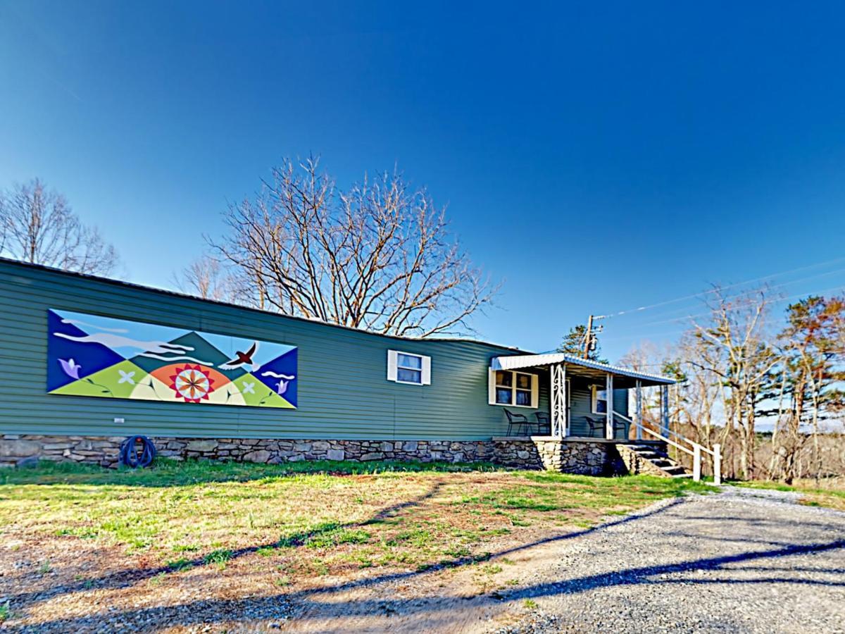 Serenity Views Bungalow - Close To City And Parkway! Βίλα Weaverville Εξωτερικό φωτογραφία